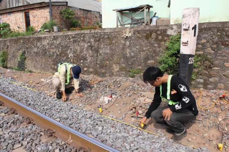 Tanah Labil Terdeteksi di Jalur Kereta Api Baturaja Sumsel, PT KAI Gandeng Peneliti Itera untuk Investigasi