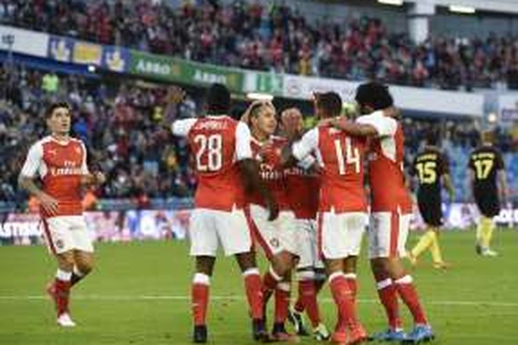 Para pemain Arsenal merayakan gol ke gawang Manchester City dalam laga persahabatan di Ullevi Stadium, Gothenburg, pada 7 Agustus 2016.