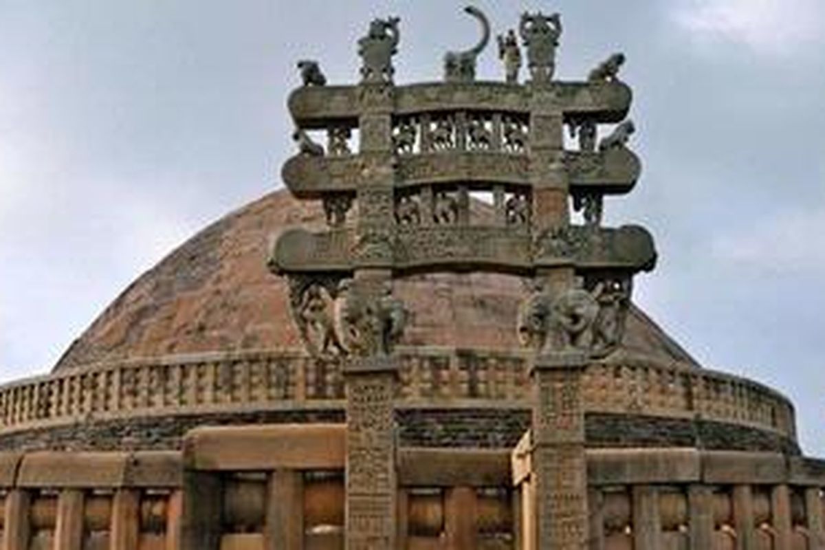 Komplek situs peninggalan Raja Ashoka di Shanci, India. 