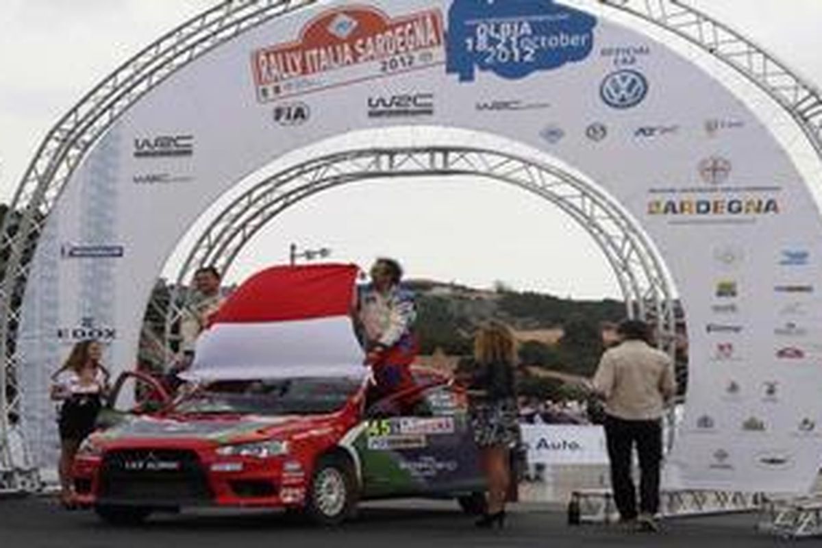 Pereli Indonesia Subhan Aksa finis di posisi keempat dalam Rally Italia di Sardinia, Italia yang berakhir hari Minggu (21/10/2012)