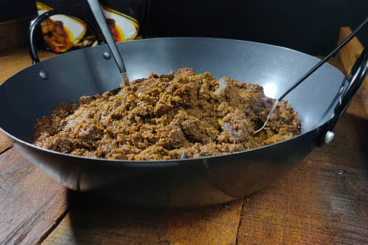 Ilustrasi olahan rendang di UMKM Yoiko
