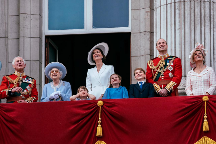 Sejumlah anggota Kerajaan Inggris hadir dalam perayaan Platium Jubilee Ratu Elizabeth