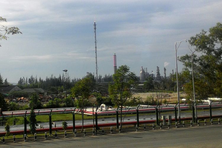 Kondisi terkini Kilang Pertamina. Perawatan berkala pada kilang ini diwarnai kecelakaan kerja yang mengakibatkan dua pekerja luka bakar akibat sengatan listrik. 