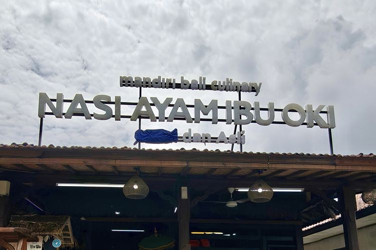 Warung Nasi Ayam Ibu Oki Cabang Nusa Dua, dikunjungi pad a Minggu (21/12/2025).