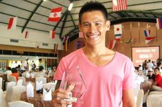 Andy Wibowo Terima Penghargaan di MetaMan Bintan Triathlon 2013