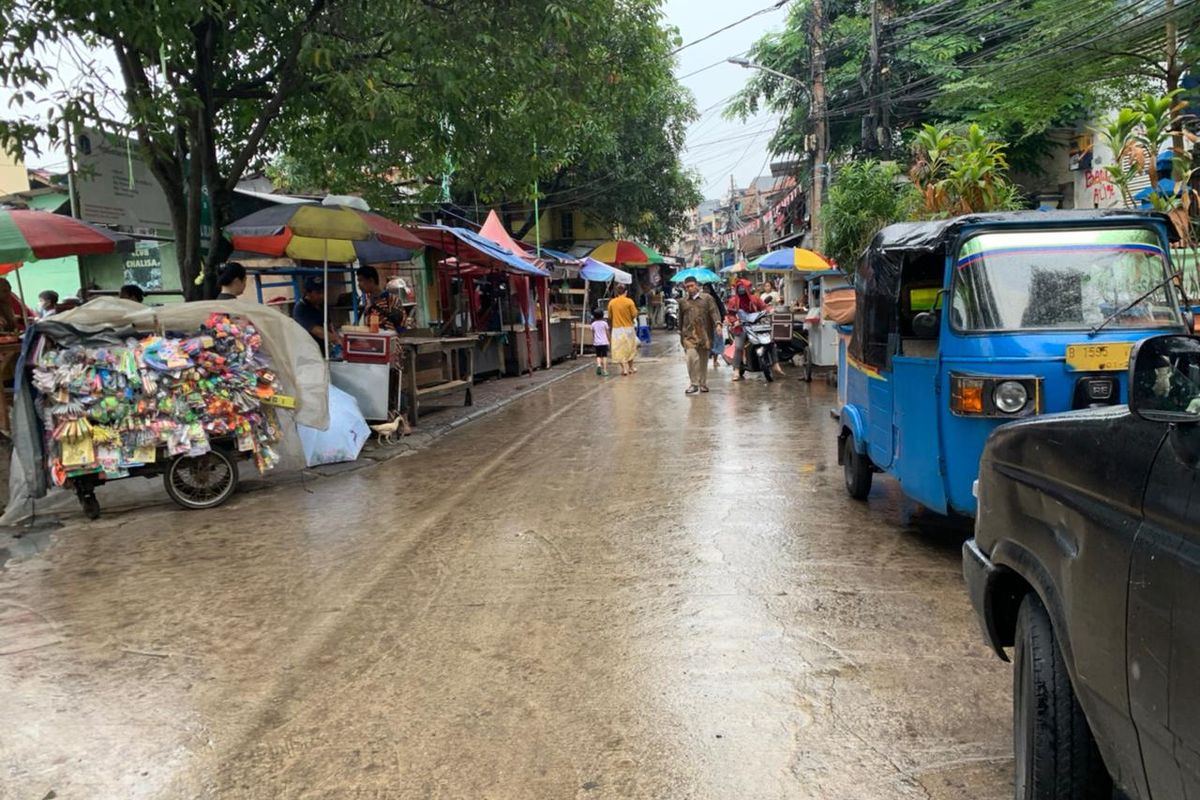 Jalan Petamburan II, Tanah Abang, Jakarta Pusat, kembali sudah bisa dilintasi masyarakat setelah terendam banjir akibat hujan deras yang melanda wilayah Jakarta pada Rabu (7/9/2022) siang.