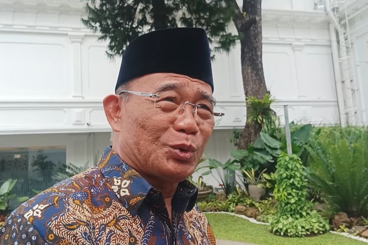 Menko PMK Muhadjir Effendy di Kompleks Istana Kepresidenan, Jakarta, Rabu (13/3/2024).