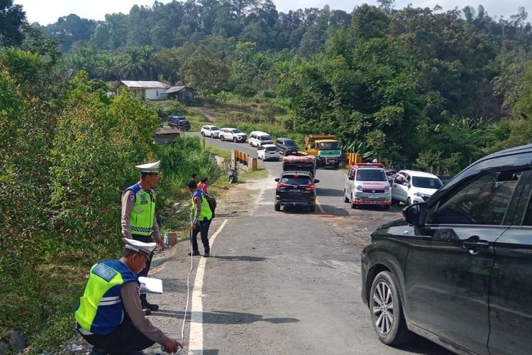 Kronologi Truk Mundur di Tanjakan hingga Tabrak Mini Bus di Simalungun, 3 Warga Riau Meninggal Dunia