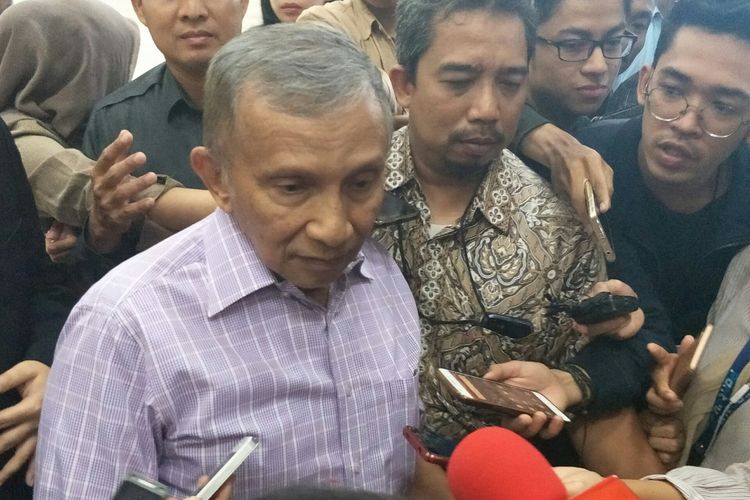 Ketua Dewan Kehormatan PAN Amien Rais di Kompleks Parlemen, Senayan, Jakarta