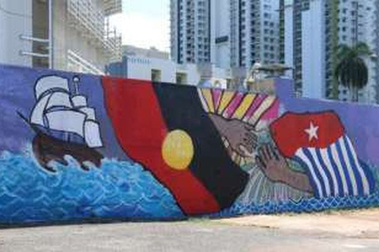 Lukisan mural yang menggambarkan bendera gerakan Papua Merdeka “Bintang Kejora” dilukis pada Juni 2015.  