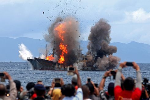 Kebijakan Penenggelaman Kapal ala Susi Pudjiastuti Disarankan Dipertahankan