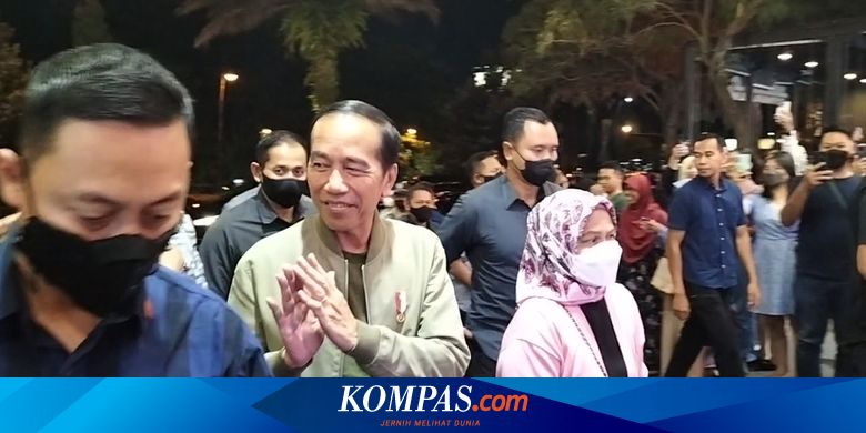 Presiden Jokowi dan Iriana Nonton Bioskop Berdua Saat Mudik ke Solo