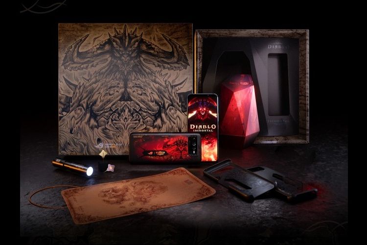 Isi box ROG Phone 6 Diablo Immortal Edition