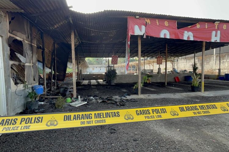 Warung Mie dan Babi di Sukoharjo Diduga Dibakar, Karyawan Diancam Senjata Tajam