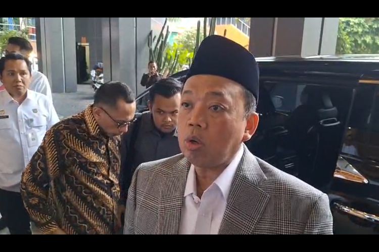 Menteri Agraria dan Tata Ruang/Kepala Badan Pertanahan Nasional (ATR/BPN) yang juga Ketua MUI Komisi Badan Penanggulangan Bencana, Nusron Wahid saat ditemui di Kantor Kementerian Hukum, Jakarta Selatan, Rabu (17/12/2025).