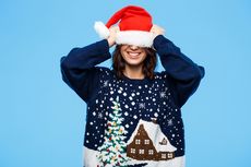 Cara Aman Mencuci Sweater Natal agar Tidak Rusak