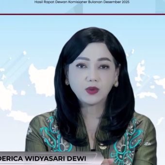 Kepala Eksekutif Pengawas Perilaku Pelaku Usaha Jasa Keuangan, Edukasi dan Pelindungan Konsumen OJK Friderica Widyasari Dewi saat konferensi pers RDKB OJK Desember 2025, Jumat (9/1/2026).