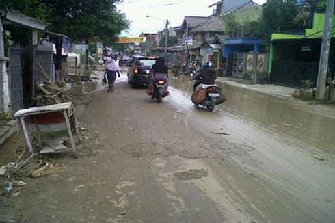 Banjir Surut di Pondok Gede Permai