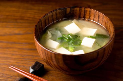 Resep Sup Miso Telur, Sarapan Berkuah Hangat yang Simpel