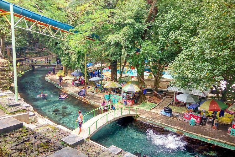 Umbul Cokro, wisata air yang ada di Kabupaten Klaten.