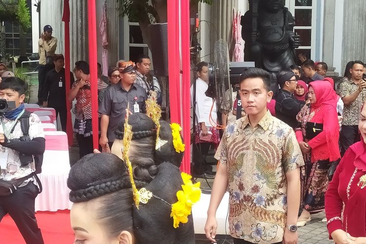 Wali Kota Solo, Gibran Rakbuming Raka menghadiri acara Dugderan di Kota Semarang