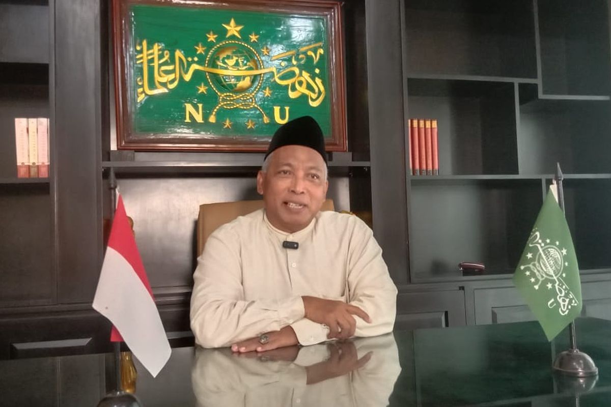 Ketua PCNU Jombang, KH. Fahmi Amrullah Hadziq atau Gus Fahmi, menyampaikan pernyataan sikap di Kantor PCNU Kabupaten Jombang, Jawa Timur, Minggu (31/8/2025)