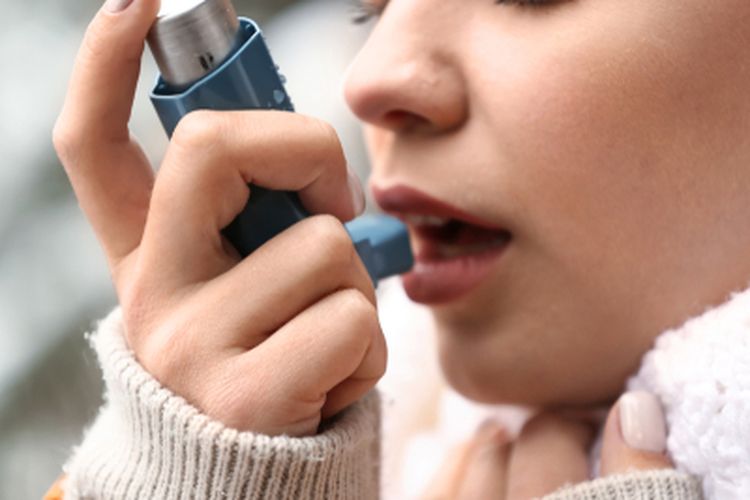 Penderita asma akan merasakan gejala ketika saluran pernapasan mengencang, meradang, atau terisi lendir.