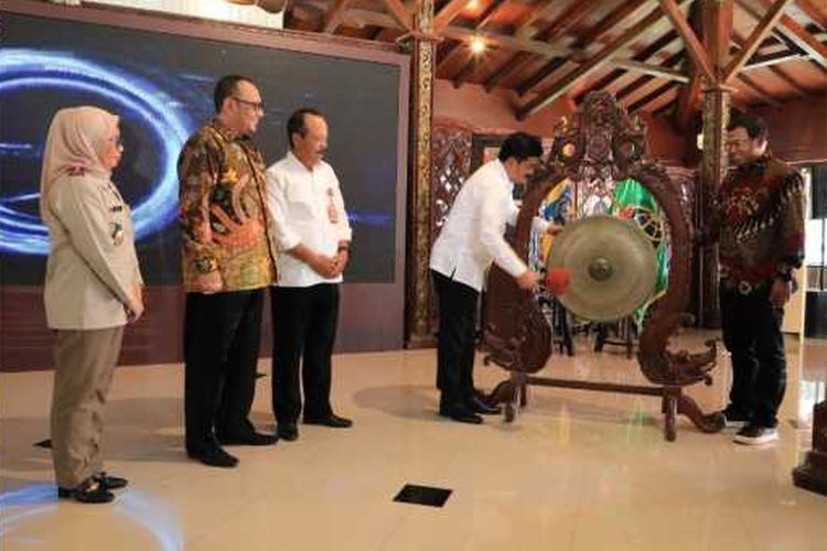 Menteri Agraria dan Tata Ruang/Kepala Badan Pertanahan Nasional (ATR/BPN), Hadi Tjahjanto mendeklarasikan Tegal sebagai Kota Lengkap di Balai Kota Tegal, pada Selasa (09/05/2023).
