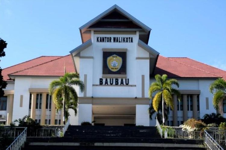 Pemerintah Kota Baubau, Sulawesi Tenggara, memecat 10 orang Aparatur Sipil Negara (ASN) yang saat ini aktif bekerja di lingkungan pemerintah kota. Pemecatan ini dilakukan karena 10 ASN tersebut terlibat dalam kasus korupsi. 