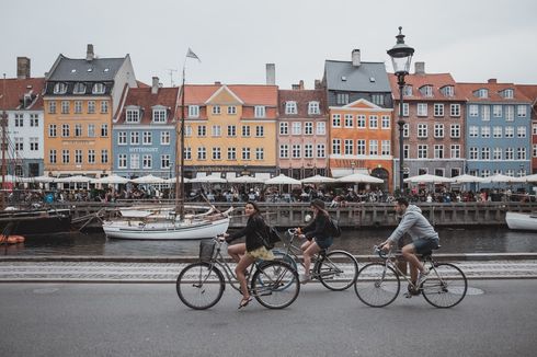 Omicron Merebak, Denmark Malah Akan Cabut Aturan Pembatasan Covid-19