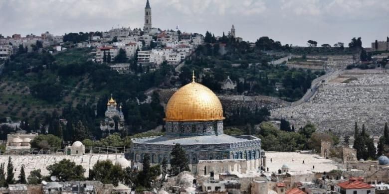 Dome of the Rock, yang berada di kompleks yang sama dengan Masjid Al-Aqsa di Jerusalem.