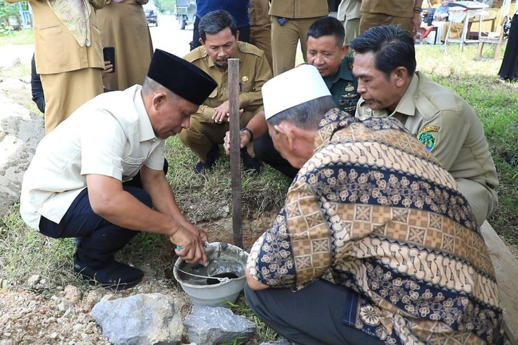 Pemerintah Kabupaten Bulungan melalui Dinas Perumahan Rakyat, Kawasan Permukiman dan Pertanahan (DPRKPP) melakukan pembangunan taman baru. Lokasinya berada di Tepian Sungai Kayan, depan Jalan Perdana, Kelurahan Tanjung Palas Hulu seluas 2000 meter persegi, Senin (15/7/2024).