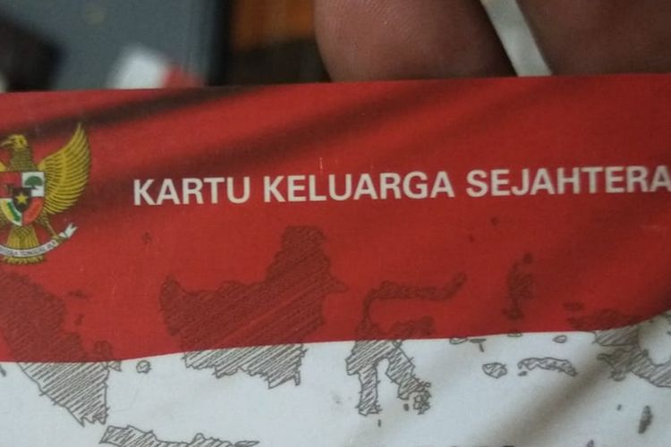 Salah satu KKS program PKH yang tak diberikan kepada penerima di Kecamatan Pangkalan Kerinci, Kabupaten Pelalawan, Riau.