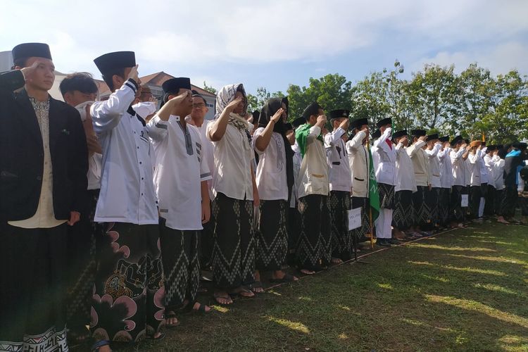 Apel Hari Santri Nasional (HSN) dilaksanakan di kompleks Pondok Pesantren Tebuireng, Jombang, Jawa Timur, Sabtu (22/10/2022).