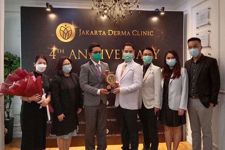 Jakarta Derma Clinic raih penghargaan Top 10 Ultherapy Clinic 2020 bersamaan dengan perayaan ulang tahunnya yang keempat, Senin (19/4/2021) di Pondok Indah, Jakarta Selatan.