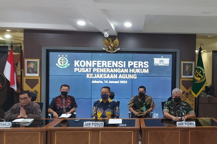 Jaksa Agung Muda Tindak Pidana Khusus, Febrie Adriansyah dalam konferensi pers Pusat Penerangan Hukum Kejaksaan Agung, di Gedung Kejagung, Jakarta, Jumat (14/1/2022).