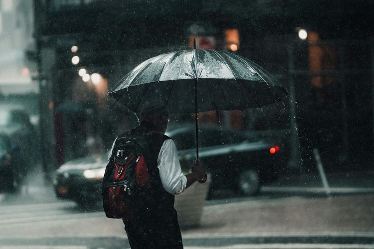 Tiga siklon tropis bergerak menuju wilayah Indonesia, dan diprediksi bakal memicu curah hujan tinggi hingga sangat tinggi. 