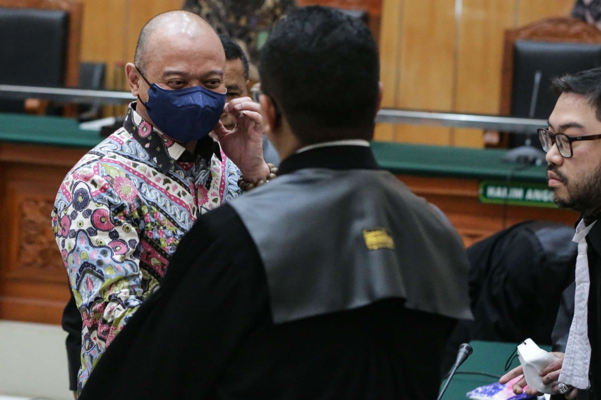 Terdakwa kasus peredaran narkotika jenis sabu Irjen Teddy Minahasa usai menjalani sidang tuntutan di Pengadilan Negeri Jakarta Barat, Kamis (30/3/2023). Jaksa penuntut umum menuntut hukuman mati pada Teddy Minahasa.