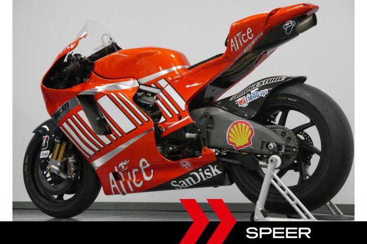 Motor Ducati Desmosedici GP08 bekas tunggangan Casey Stoner dijual untuk umum.