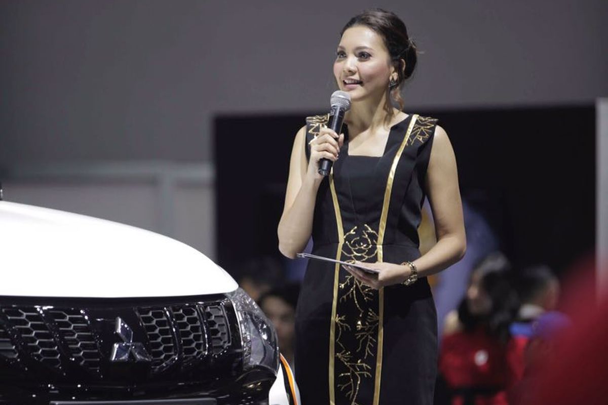 Sophia Tobing, Beropofesi sebagai Master of Ceremonies (MC)