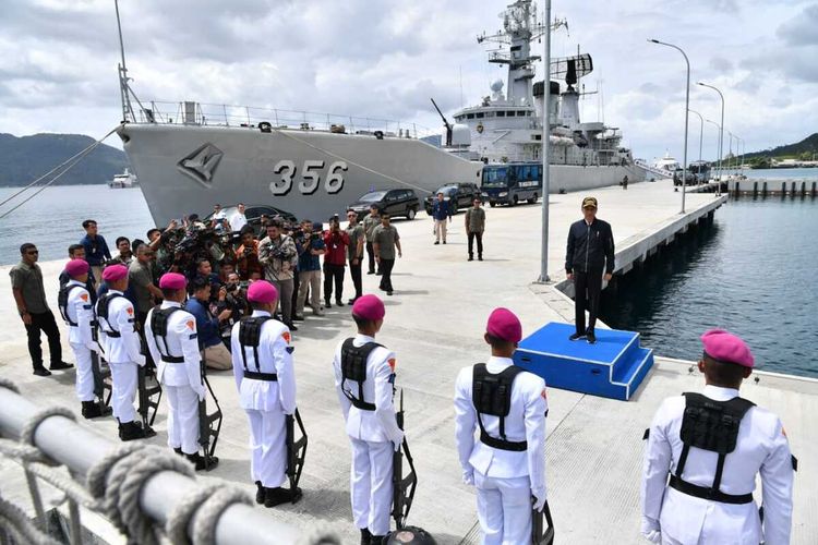 Presiden RI, Joko Widodo menegaskan bahwa kedaulatan tidak bisa lagi ditawar-tawar saat menijau pulau terdepan tersebut.