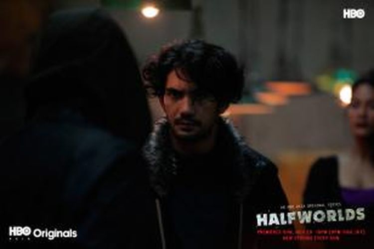 Reza Rahadian memainkan perannya dalam serial laga Halfworlds yang tayang di saluran berbayar HBO mulai 29 November 2015.