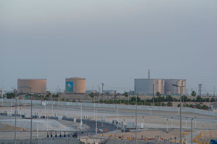 Ilustrasi kilang minyak milik Saudi Aramco.