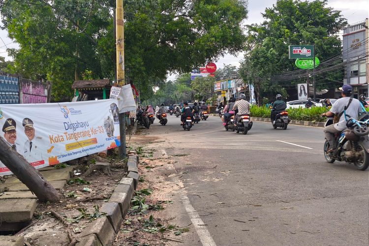 Perlintasan Kereta di Serpong Rusak, Pengendara Kerap Terpeleset