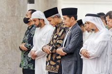 Momen Jokowi dan Ganjar Shalat Tarawih di Masjid Raya Sheikh Zayed Solo