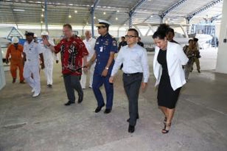 Deputy Director General Bangladesh Coast Guard saat berkunjung di industri galangan kapal di Banyuwangi, yaitu PT Lundin Industry Invest Selasa (28/10/2014)