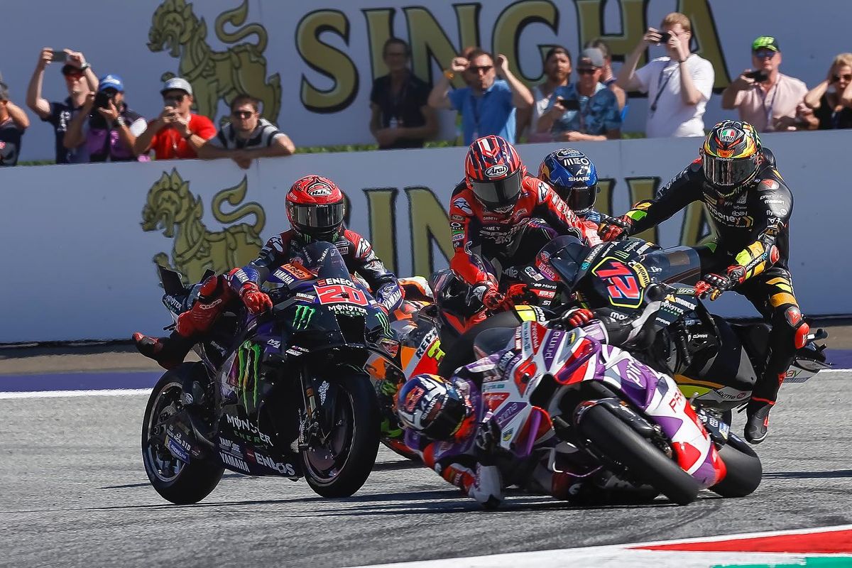 Insiden yang disebabkan oleh Jorge Martin pada tikungan pertama lap pertama MotoGP Austria 2023 di Sirkuit Red Bull Ring