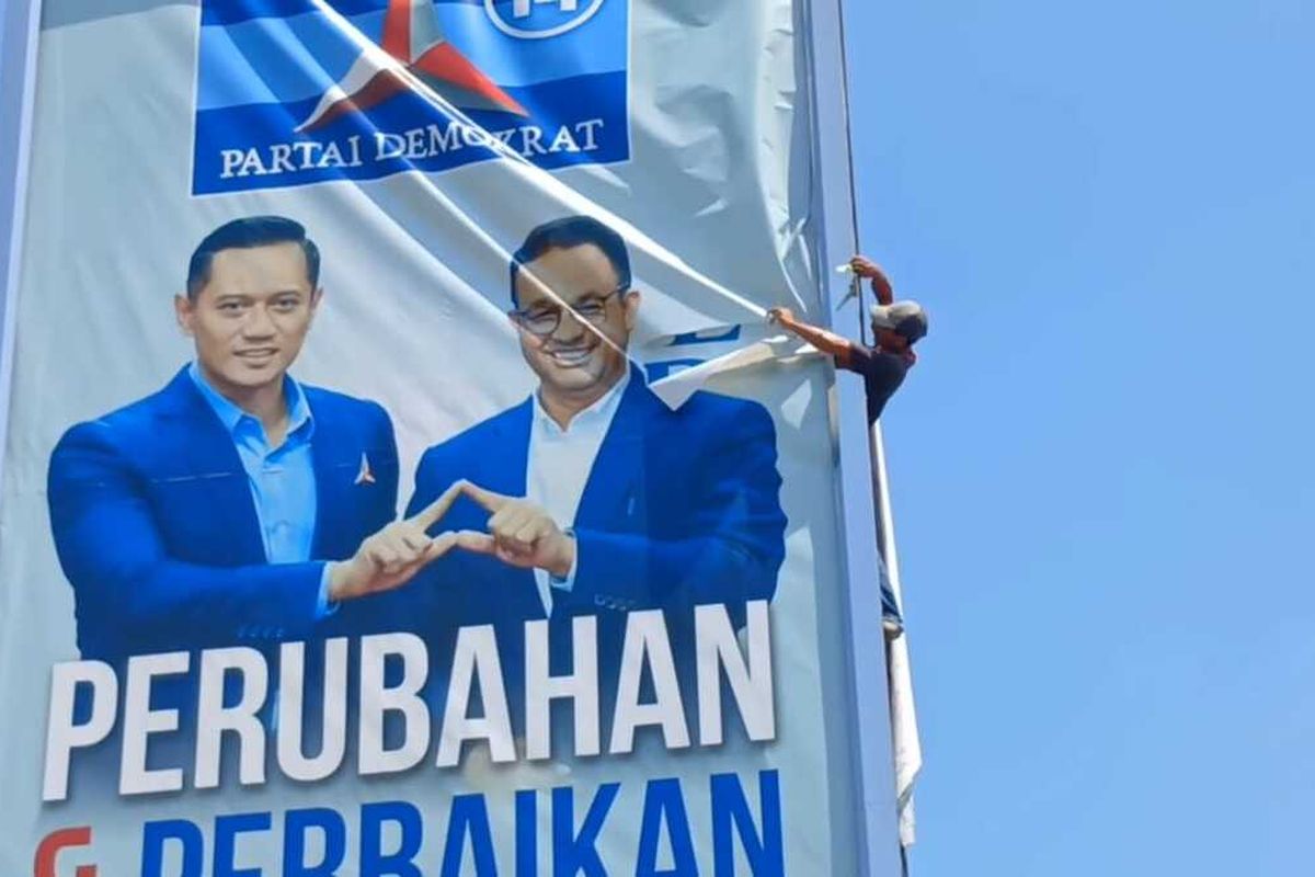 Baliho bergambar Bakal Calon Presiden (Bacapres) Anies Baswedan dan Ketua Umum Demokrat Agus Harimurti Yudhoyono (AHY) di Kabupaten Sragen, Jawa Tengah (Jateng) dicopot.