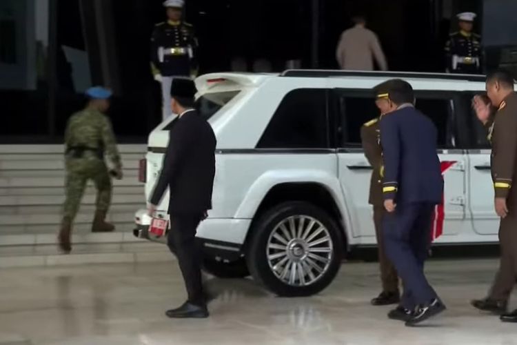 Gibran Tiba di Arena Perayaan HUT Ke-81 TNI Naik Mobil Maung