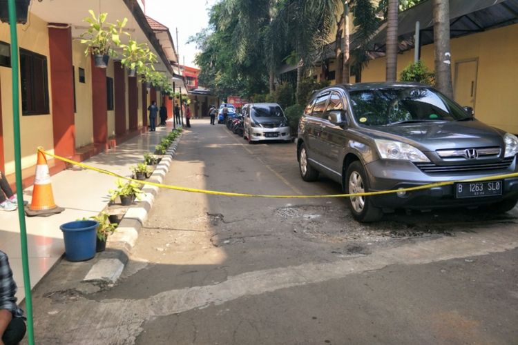 Ruang jenazah RS Polri Kramat Jati dijaga ketat, Rabu (9/5/2018). 